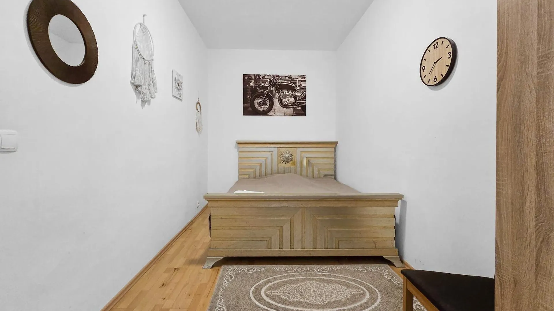 Three King-Size Beds, Three Bedrooms Viena Austria
